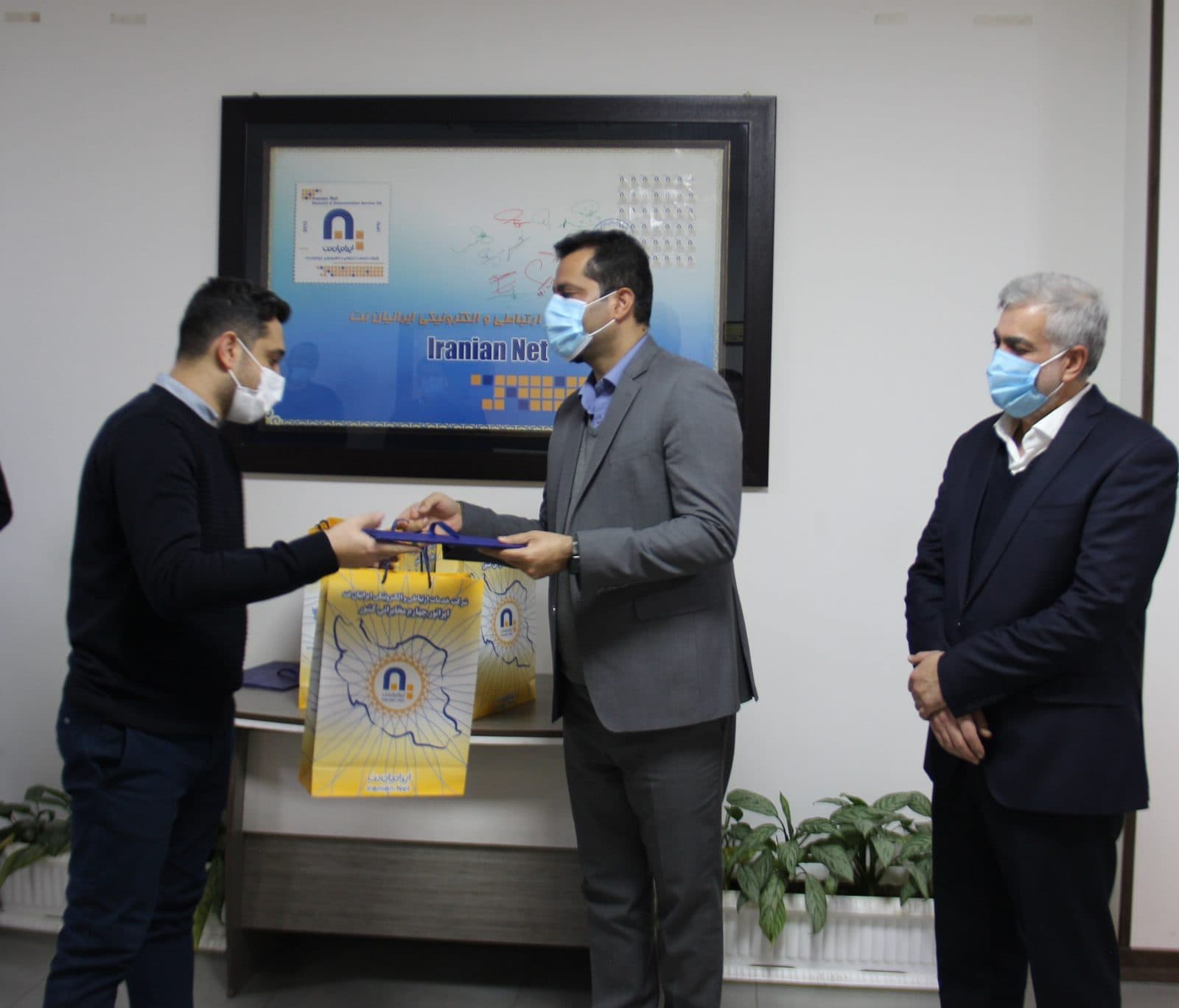 به مناسبت هفته بسیج؛ مسابقات پینگ پنگ و فوتبال دستی در ایرانیان نت برگزار شد